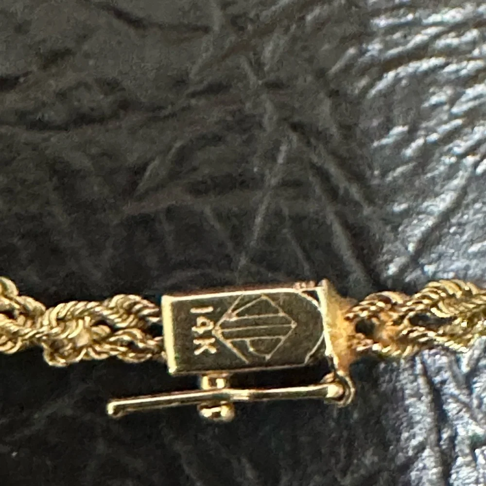 7 inch 14K Gold braided bracelet with 7 blue sapphires stones - Picture 2 of 3